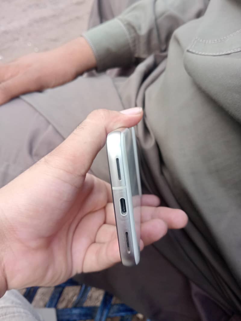 Google Pixel 8a 3
