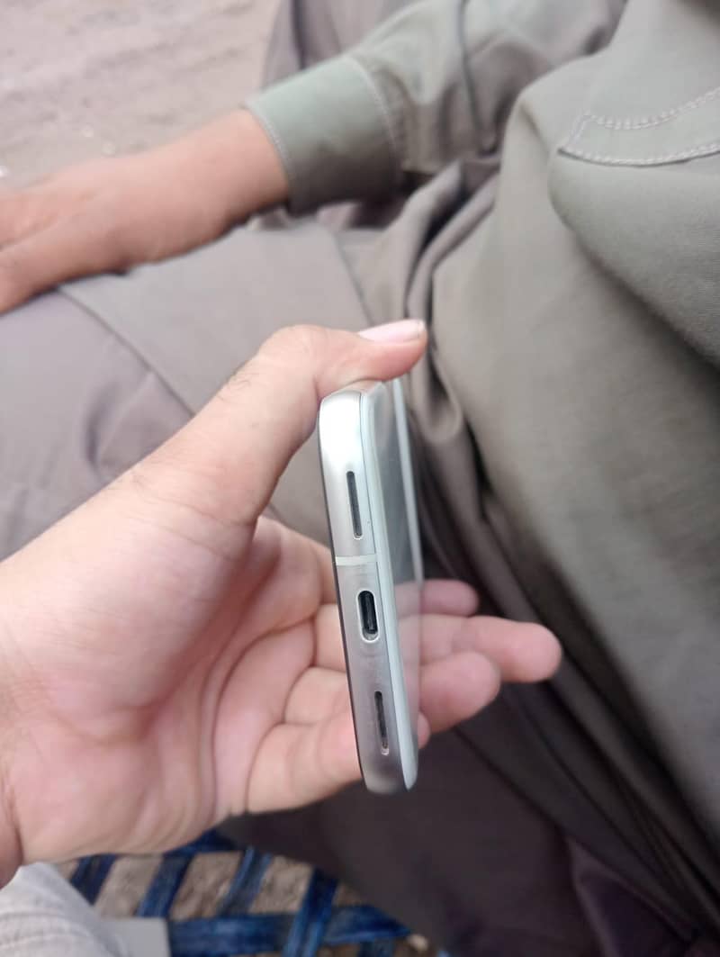 Google Pixel 8a 3