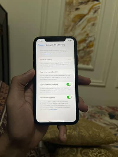 Apple iPhone 11 Factory unlocked 4 month sim Time available
