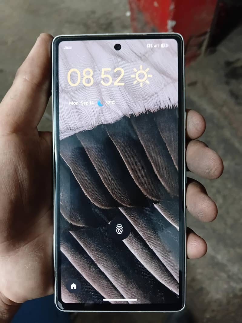 Google Pixel 7a 5