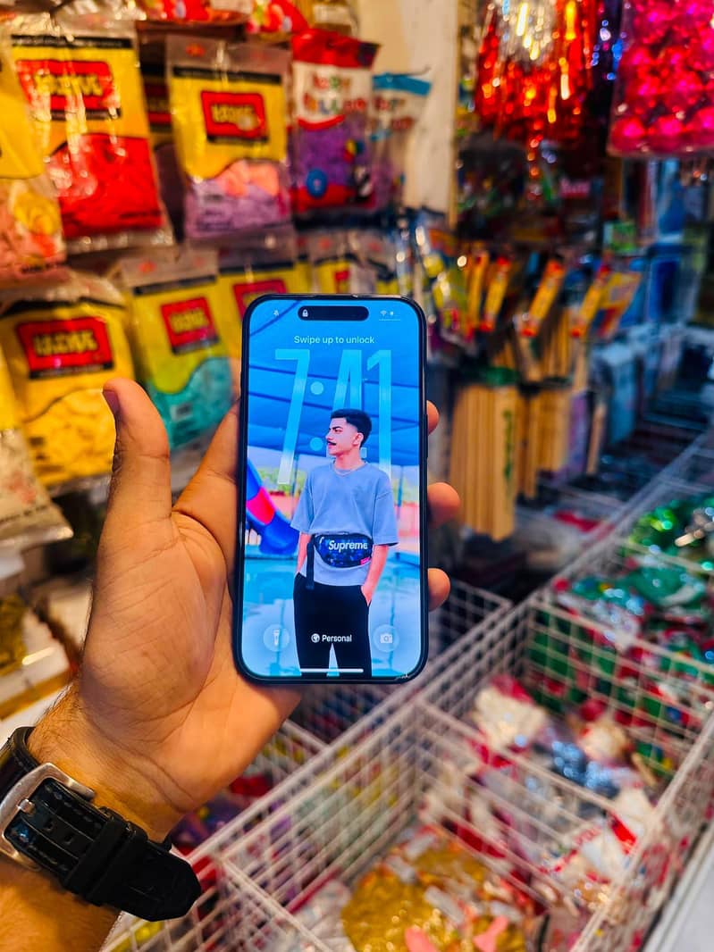 Apple iPhone 16 1