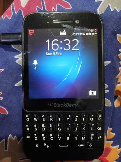 BlackBerry Q5 Non PTA