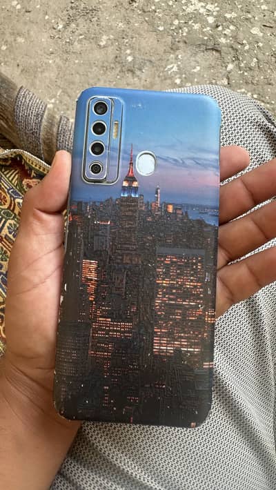 Tecno Camon 17
