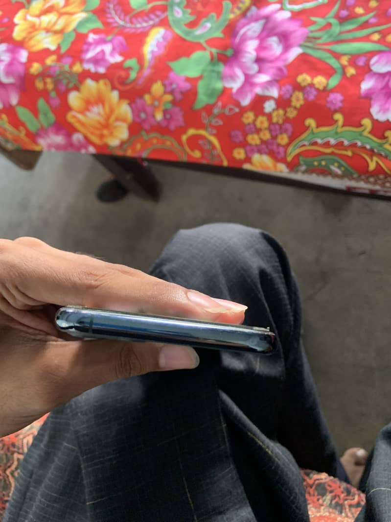 Apple iPhone 11 Pro Max 5
