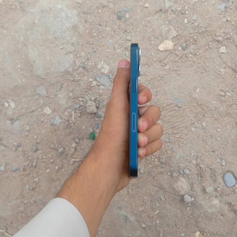 Apple iPhone 13 1