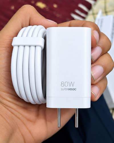 Oppo Reno 15 80W Original Charger With Cable  03144114023