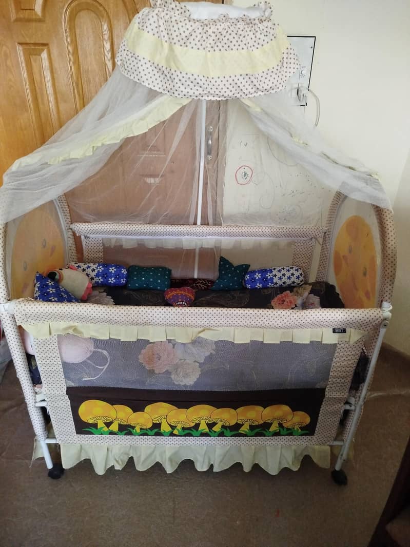 Baby cot 1