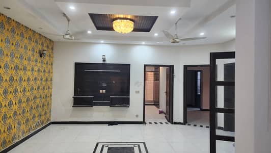 Direct Tenant Required for Corner House 9 MARLA