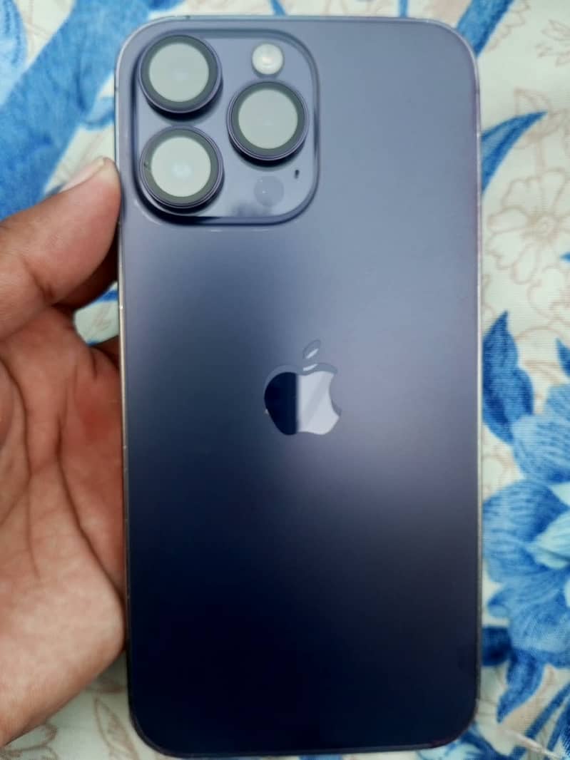 Apple iPhone 14 Pro Max 1