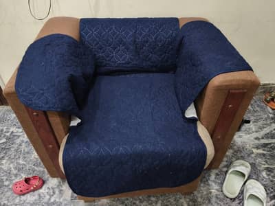 almost new condition sofa 6 seaters  10 cushion Water proof cover