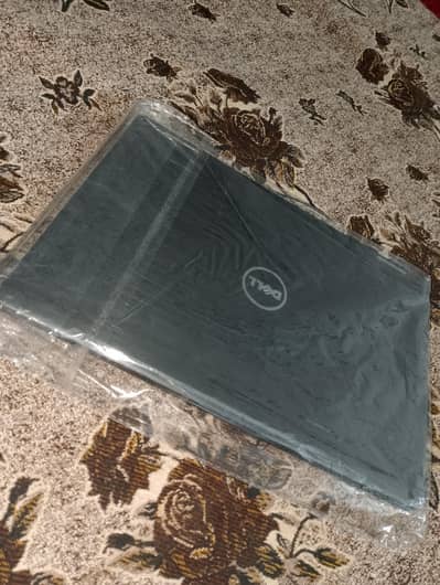 Dell latitude 3379