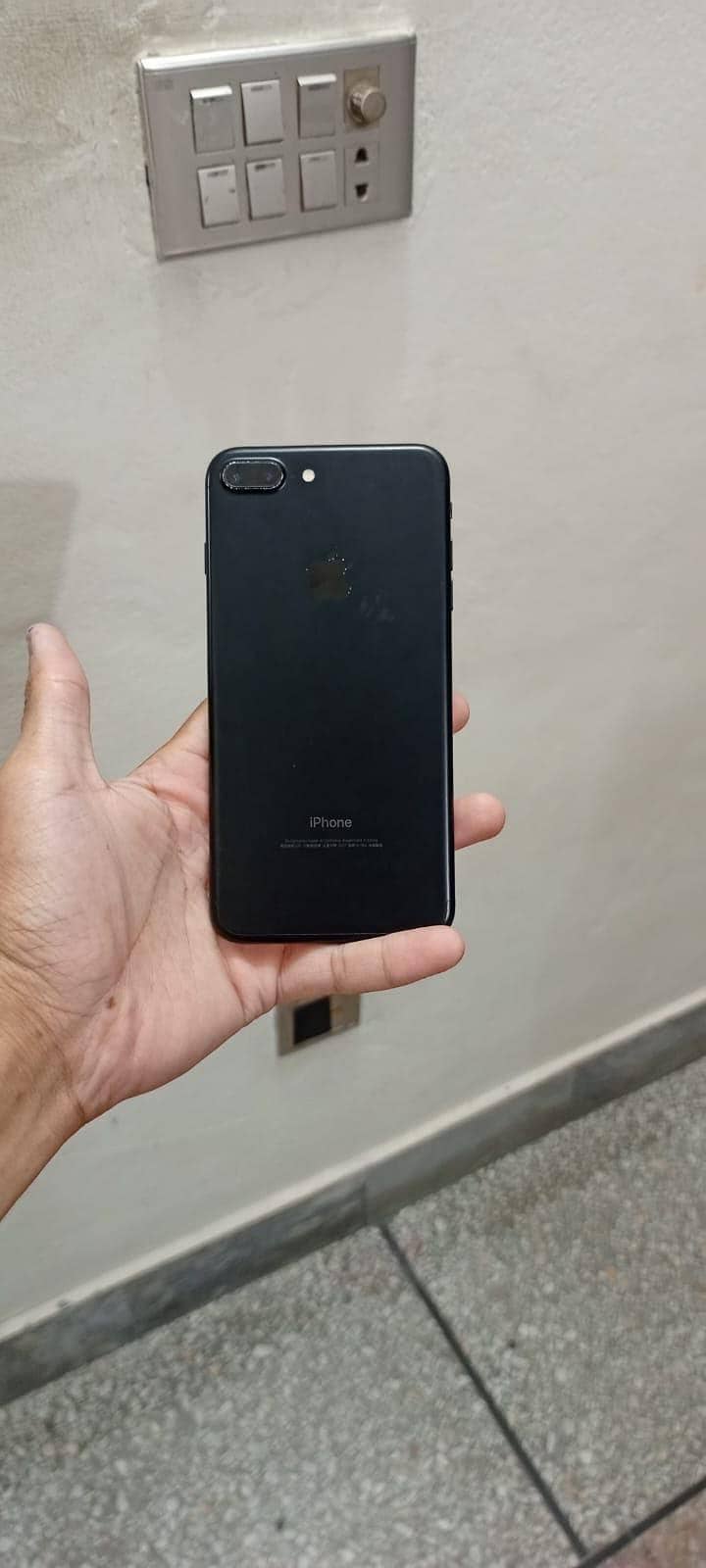 Apple iPhone 8 Plus 0
