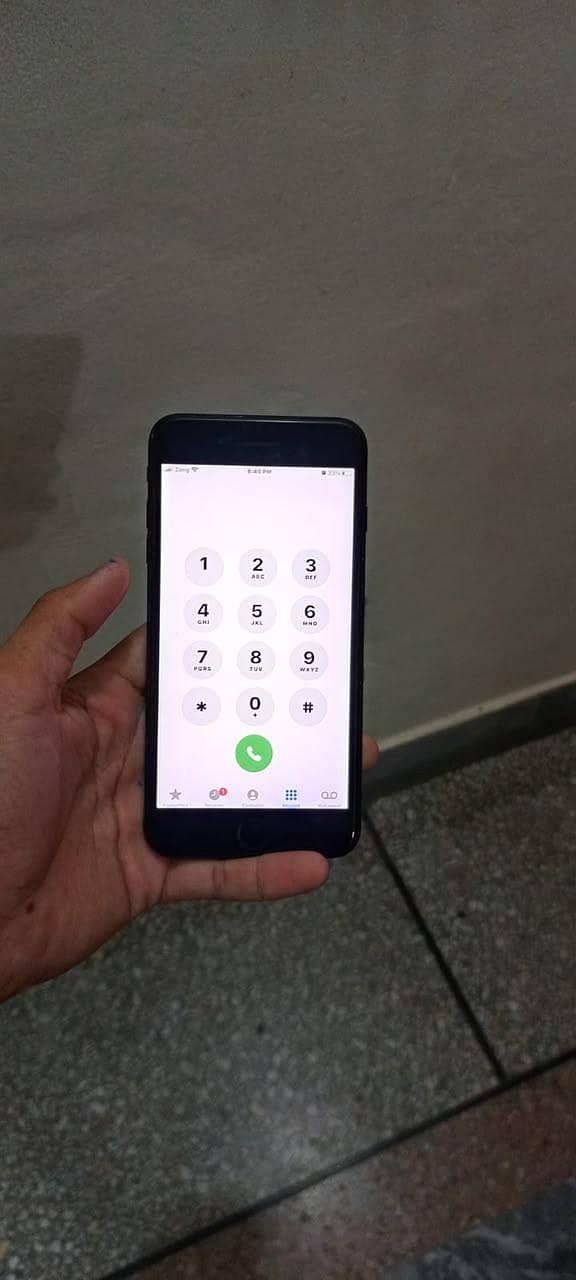 Apple iPhone 8 Plus 1