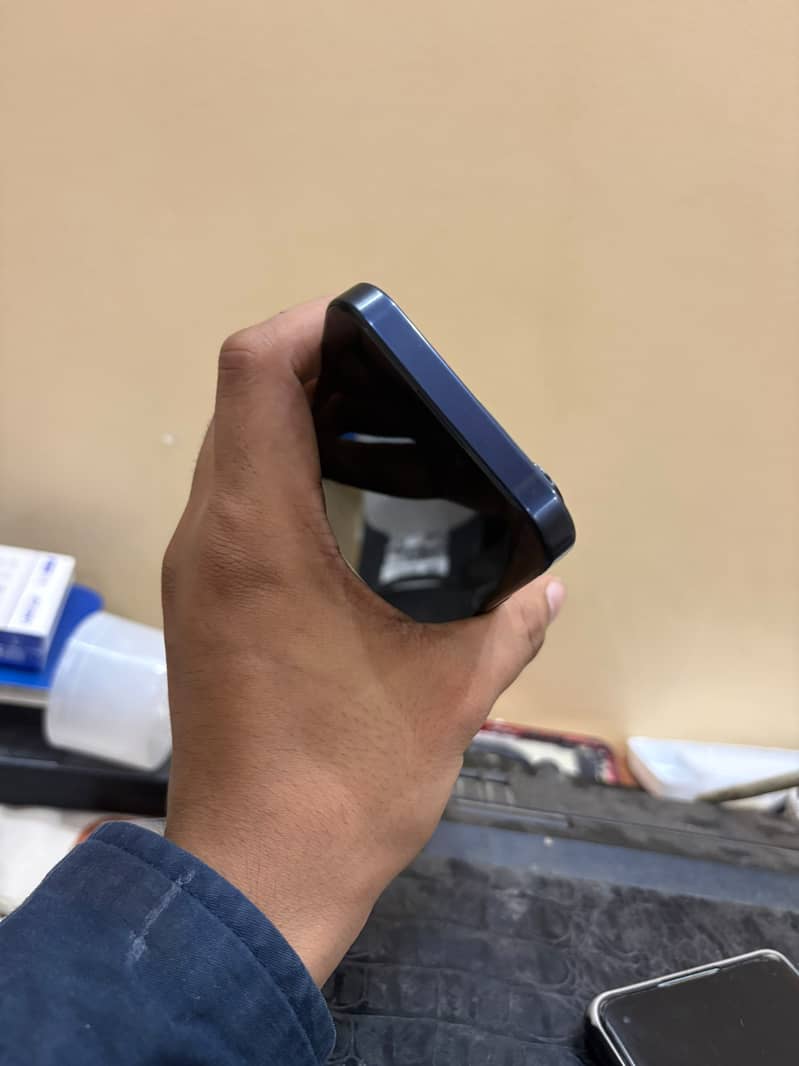 Apple iPhone 15 Pro 1