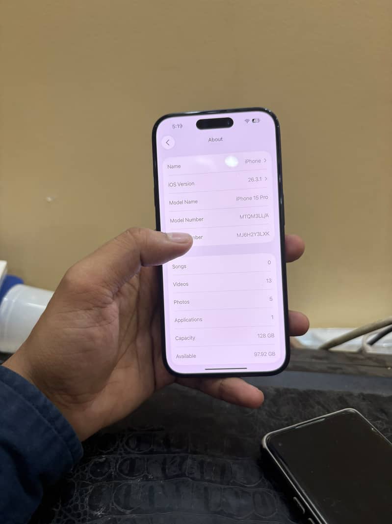Apple iPhone 15 Pro 6