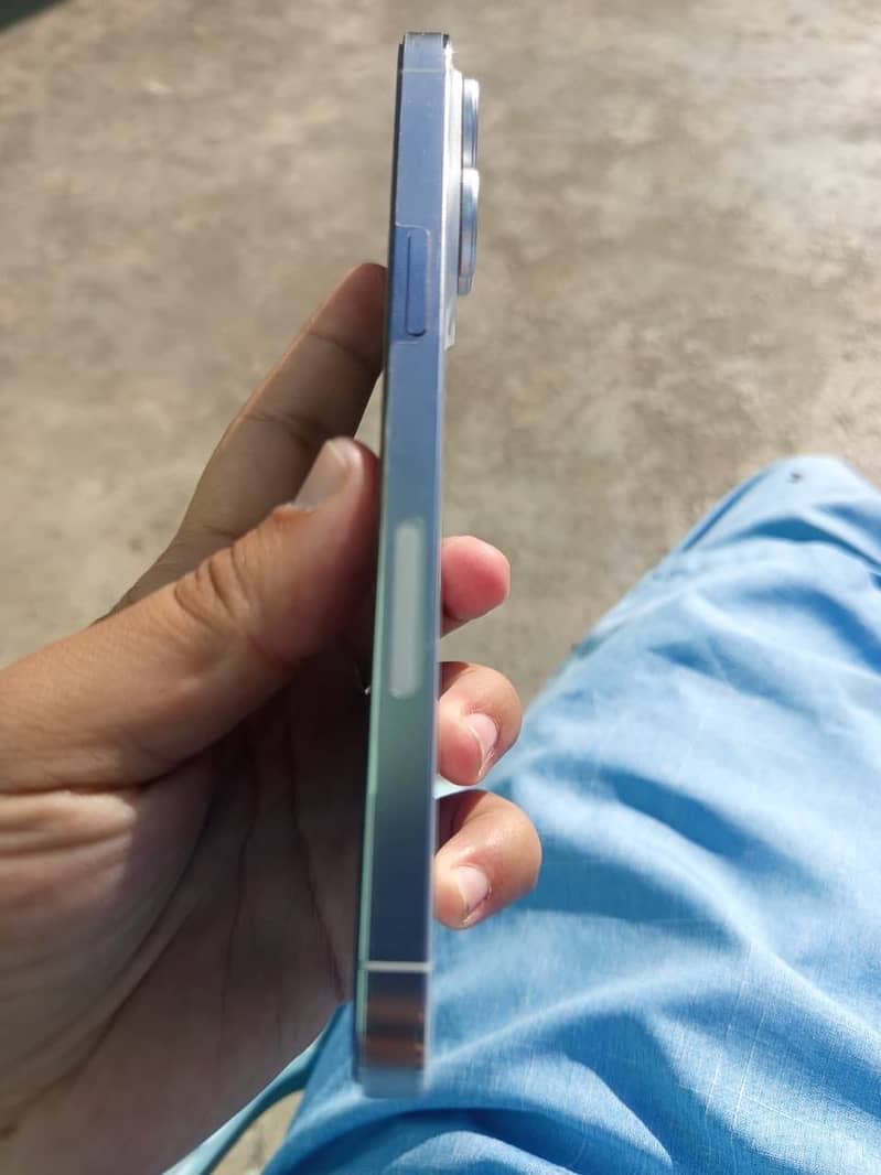 Apple iPhone 14 Pro Max 1