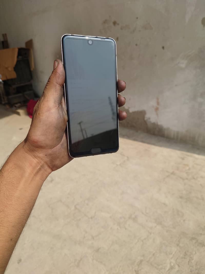 Sharp Aquos R3 3