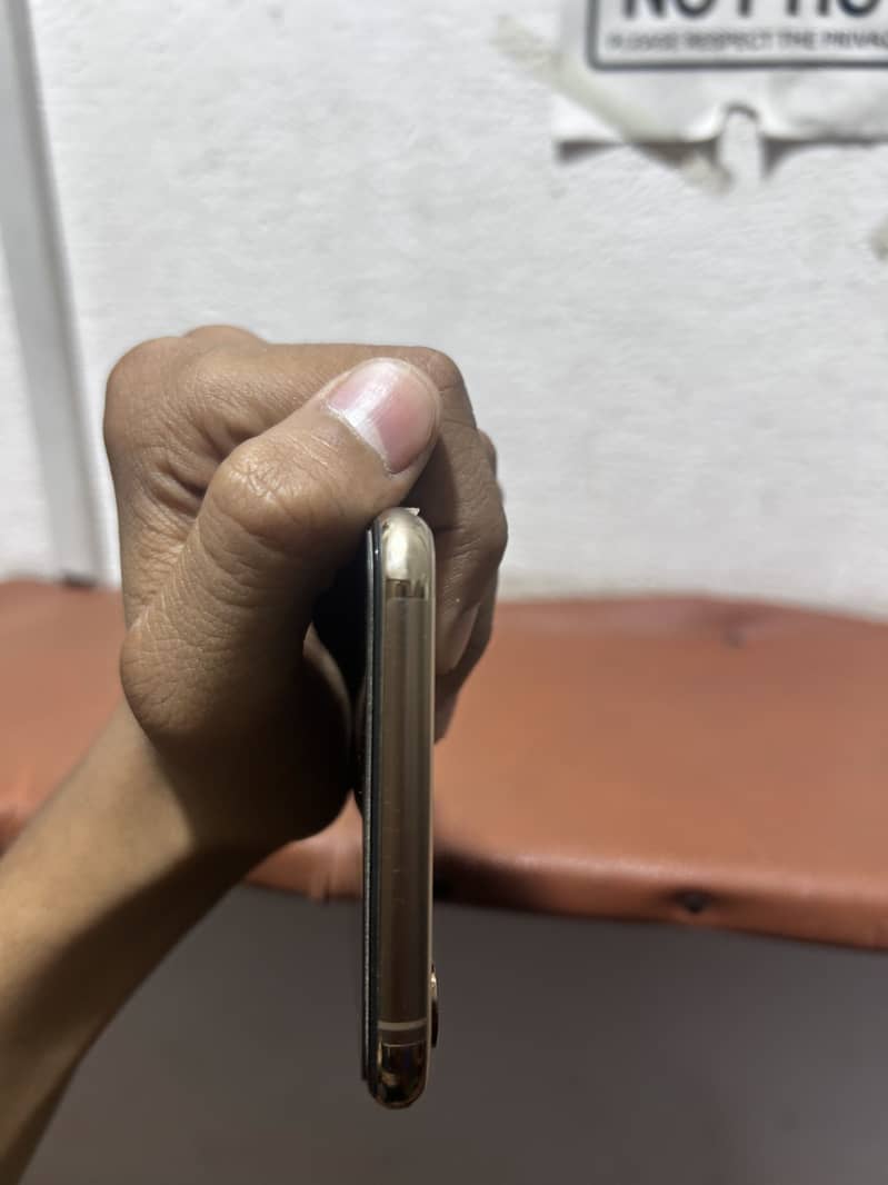 IPhone XS Max 6