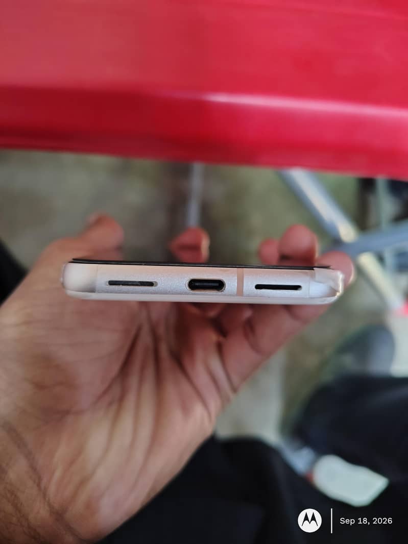 Google Pixel 8 5