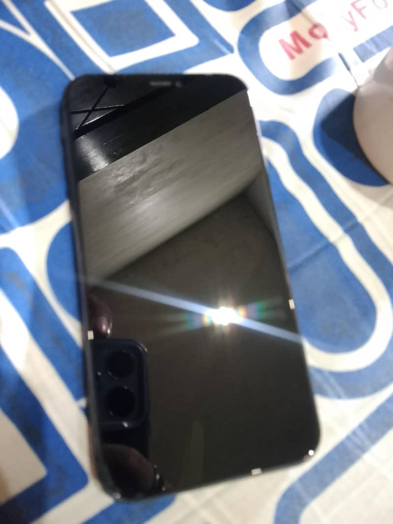 Apple iPhone 11 4