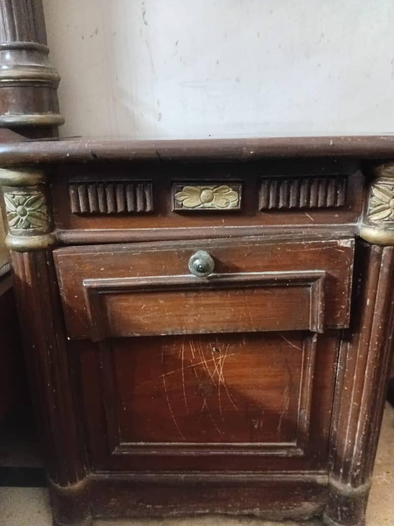 bedroom set normal condition 4