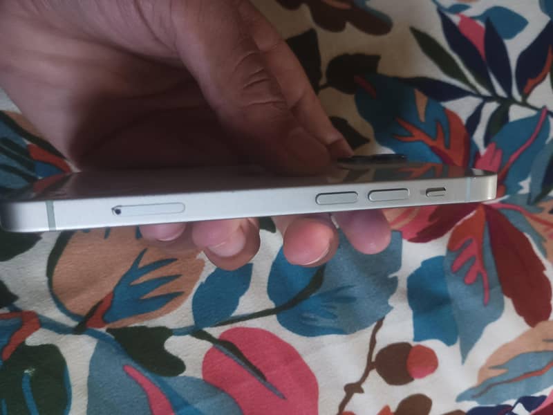 Apple iPhone 12 mini 3