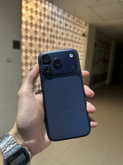 Apple iPhone 17 Pro jv