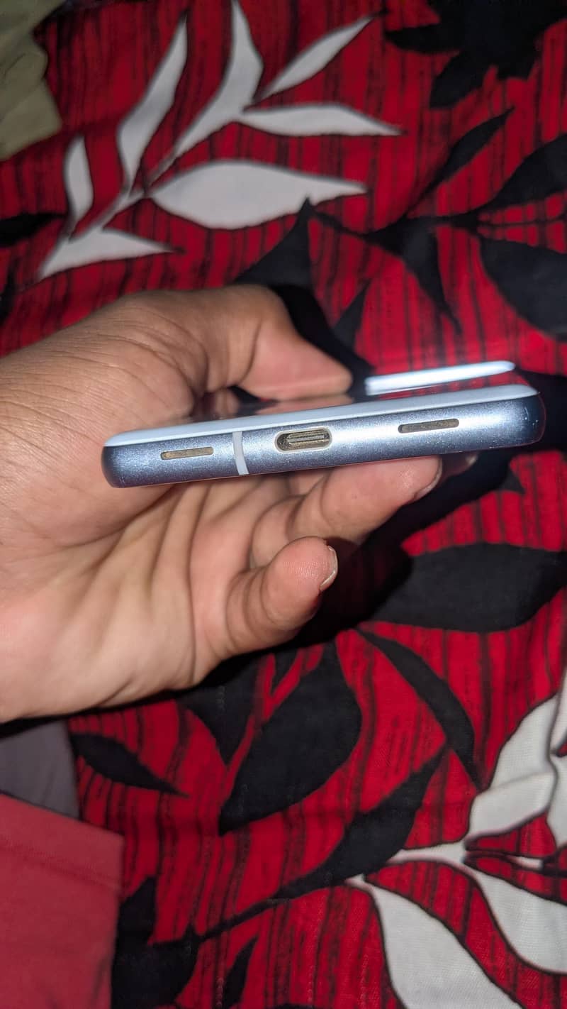 Google Pixel 7a 4