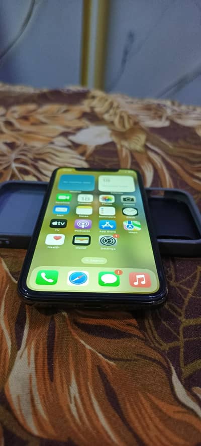 Apple iPhone X   bahtreen condition 256 gb factory unlocked