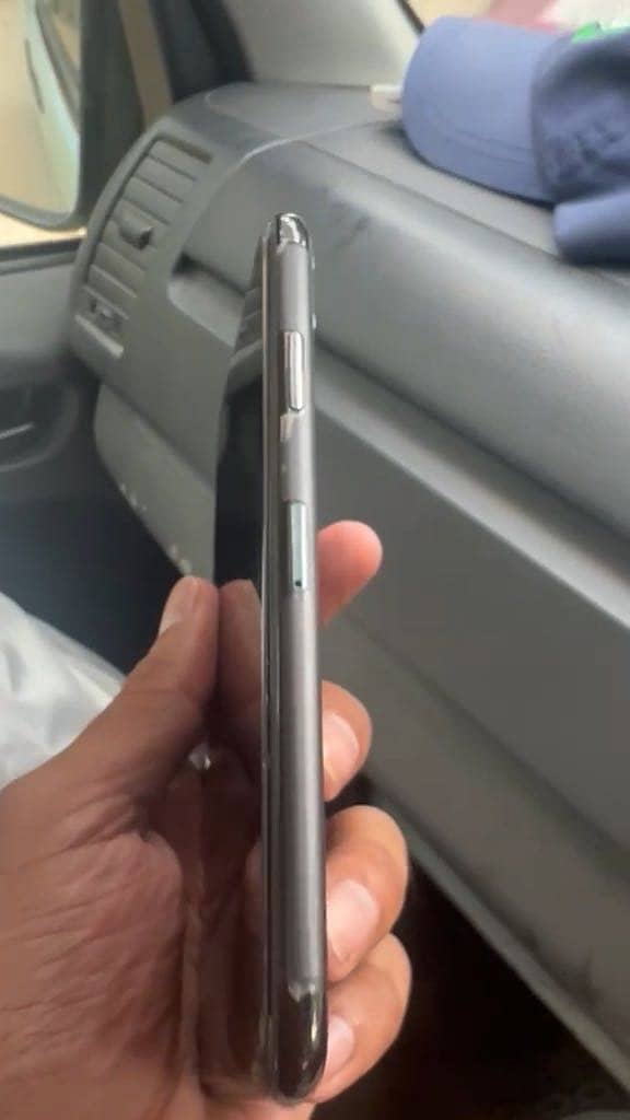 iPhone 11 Pro Max 2