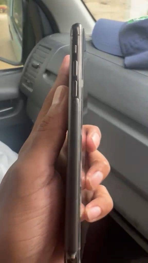 iPhone 11 Pro Max 5