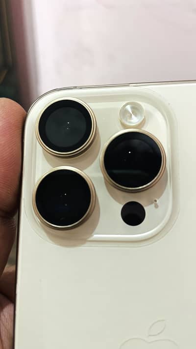 Apple iPhone 16 Pro