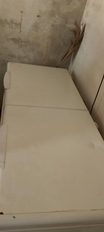 Hair freezer available for sale lush condition only serious buyer kry