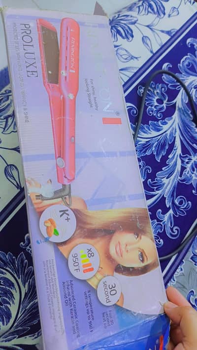 Hair Straightner for sale