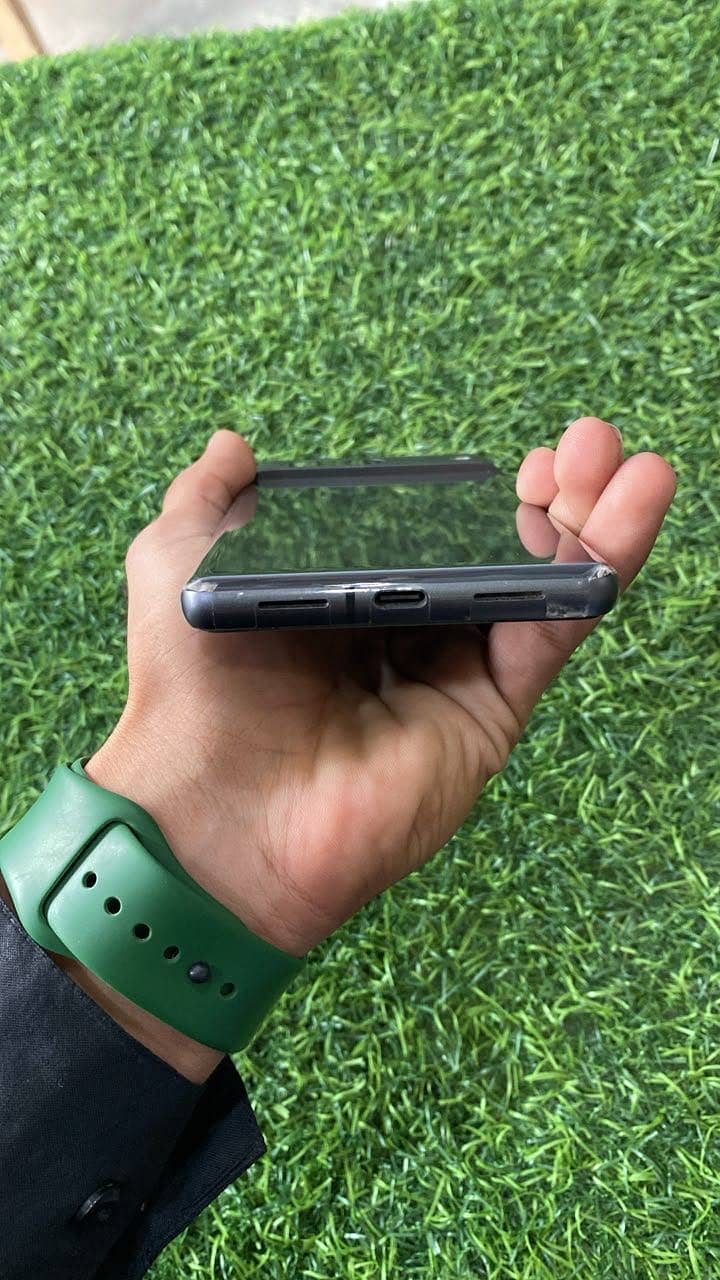 Google Pixel 7 4