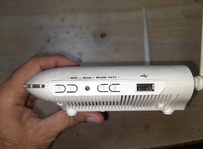 Fiber router . Fiber home . 2.4 ghz . excellent working condition.