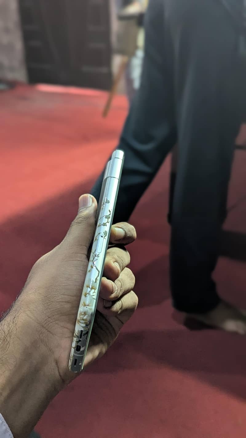 Google Pixel 7 4