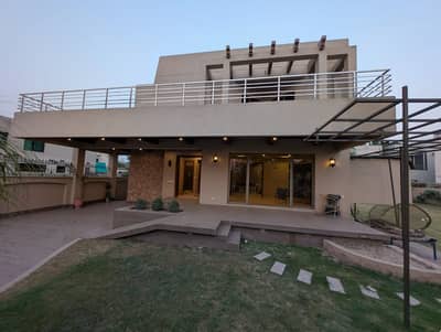2 KANAL GRAND RESIDENCE WITH 1 KANAL HOUSE & 1 KANAL PRIVATE LAWN FOR SALE