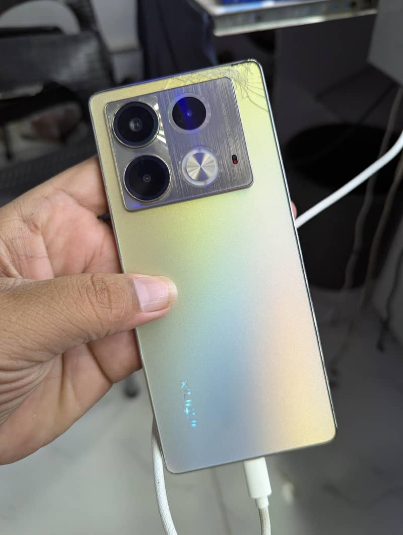 Infinix Note 40 0