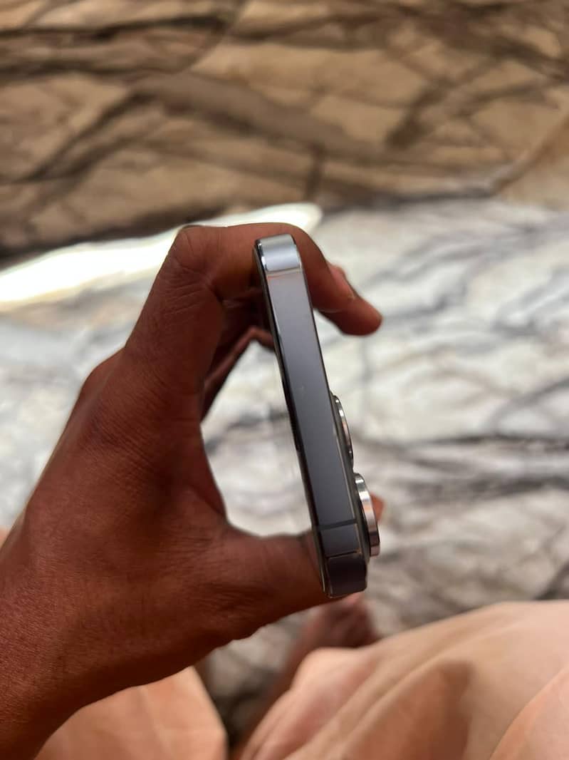 Apple iPhone 13 Pro 2