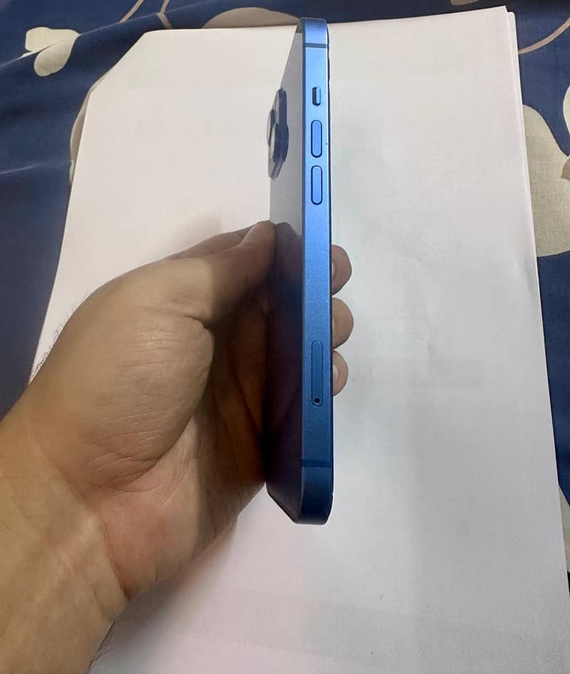 Apple iPhone 13 3