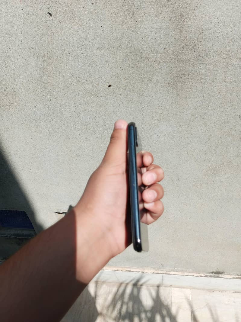 Apple iPhone X 5