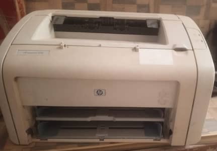 HP LaserJet 1018 Printer – Working – Toner Needs Replacement