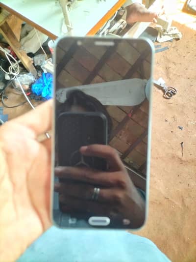 Samsung Mobile J7
