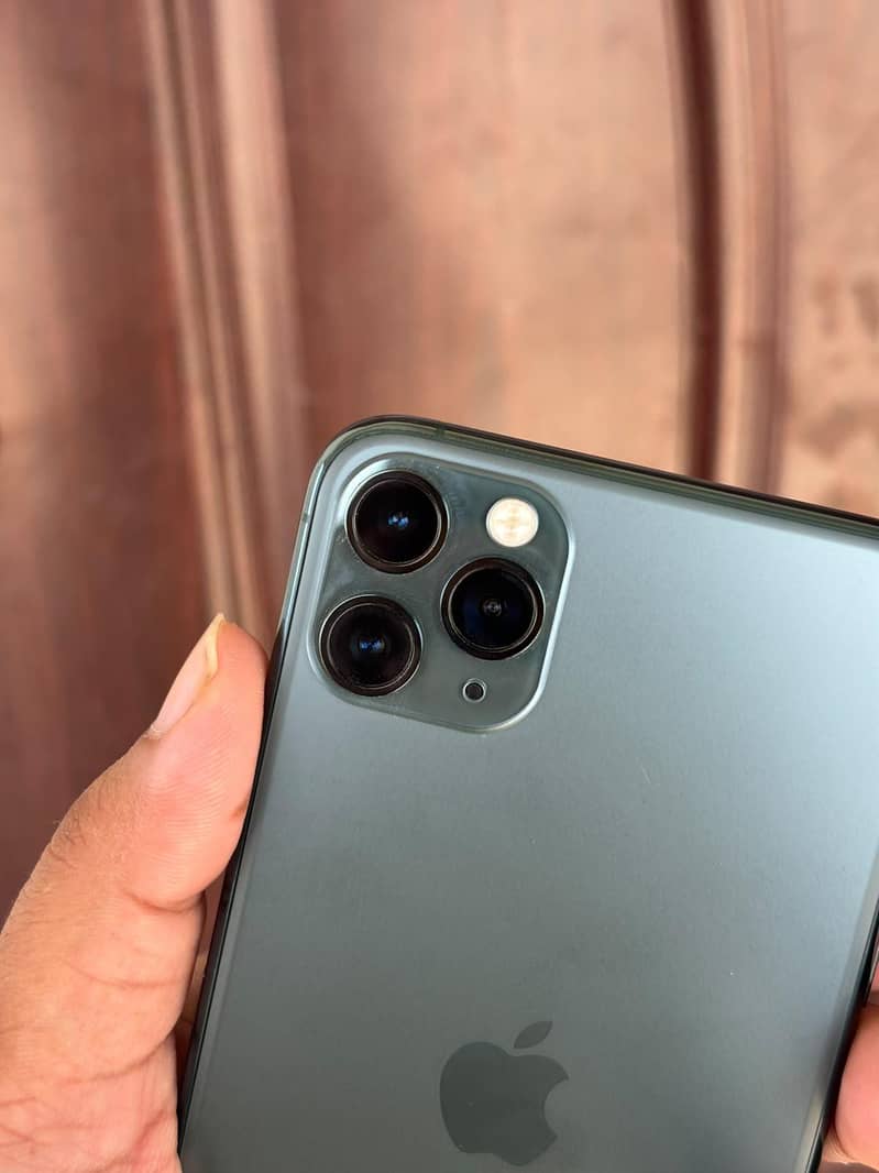 Apple iPhone 11 Pro Max 2