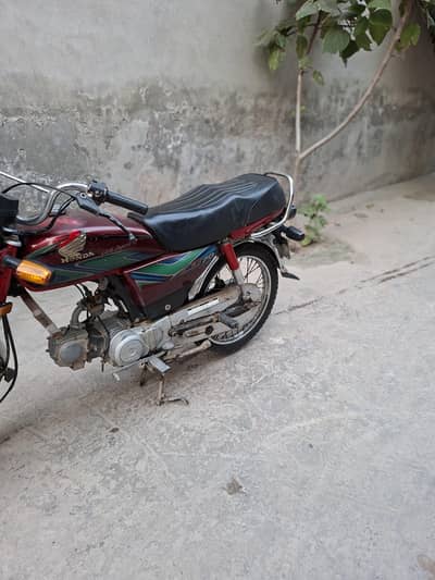 Honda CD 70 2018 Red Color Genuine Condition Laminated Ph;03457741641