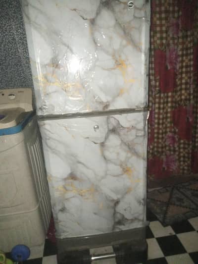 Jis ko fridge chahiye wo contact kr sirf