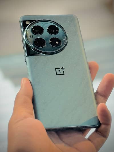 One Plus 12 16/512 Pta approved official with box only