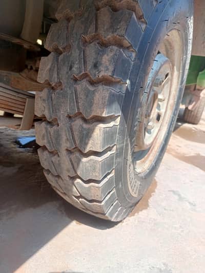 suzuiki pik up solid tyre. 155d12.2 tyre puncture free