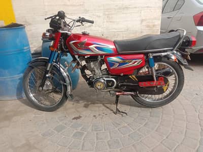Honda 125 Model 2022 Red Color
